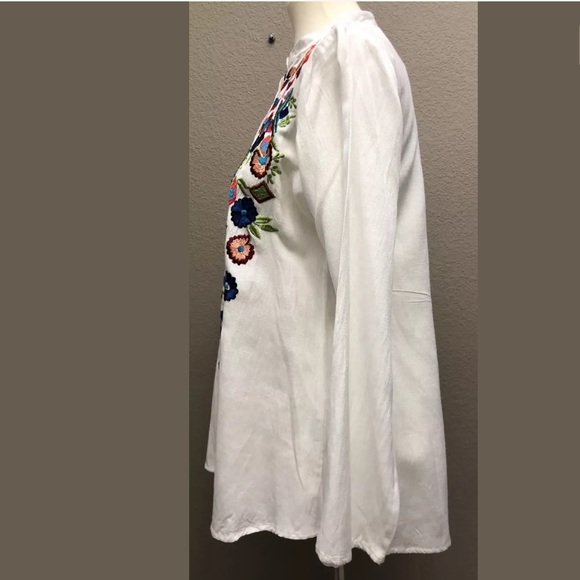 Women’s A&A Embroidered Tunic - Picture 6 of 8